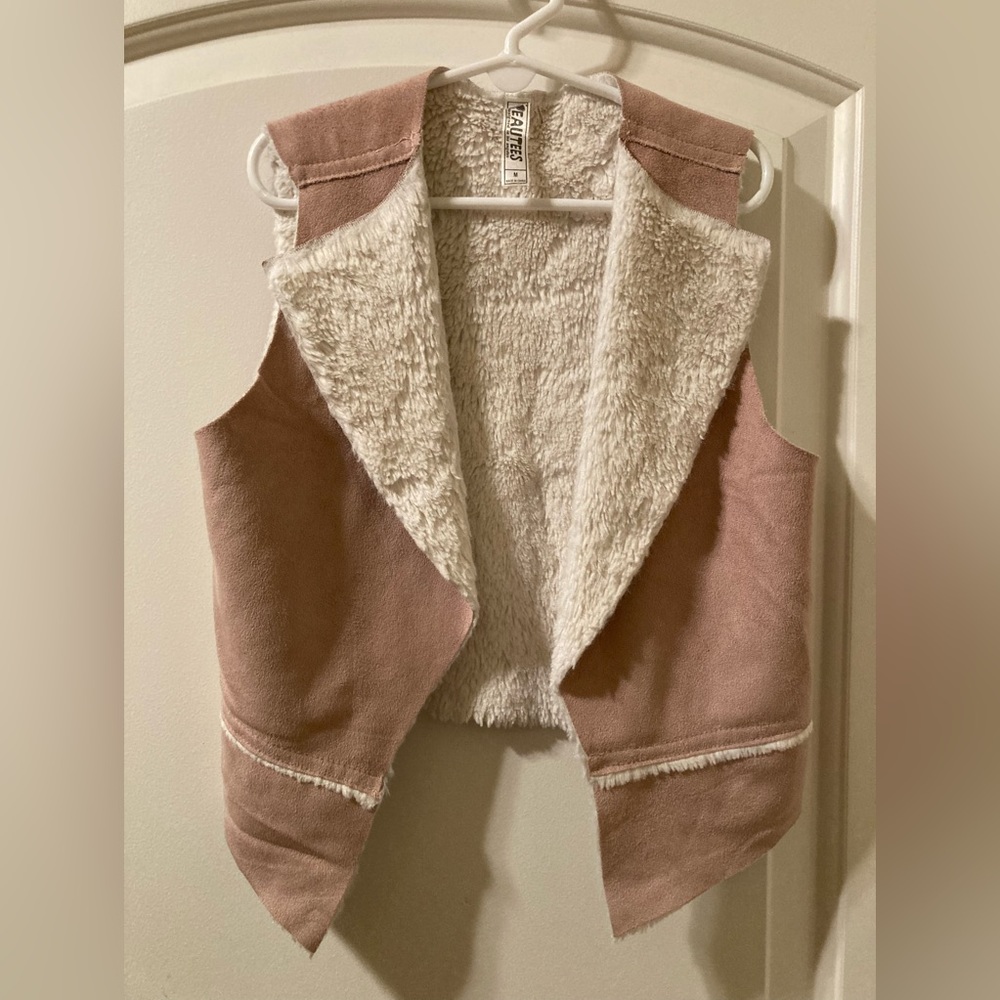 Beautees girls vest. Pink and off white. Size M